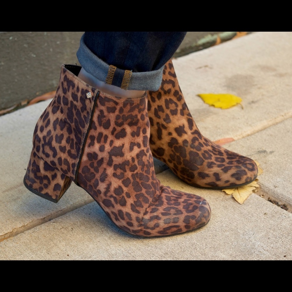 Sam & Libby cheetah print ankle booties
